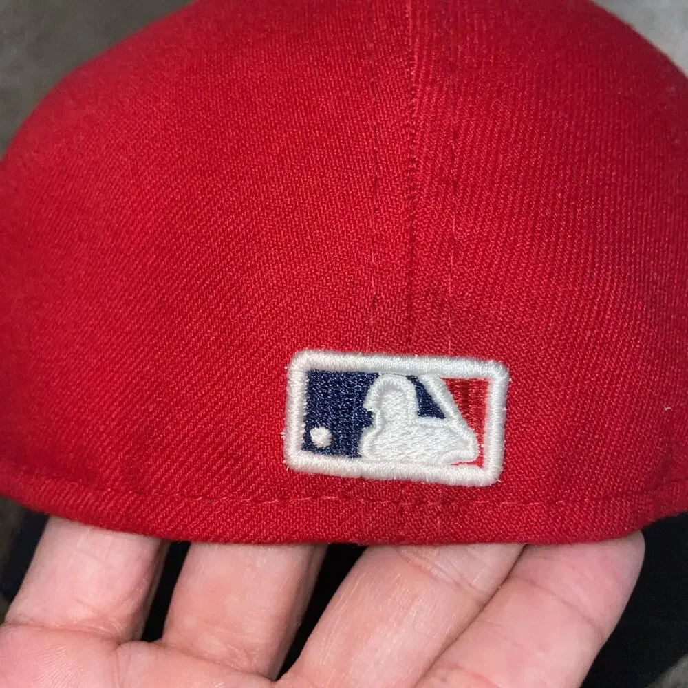 New Era Philadelphia Phillies 59FiftyUnisex Adult Hat - Red 7 1/2